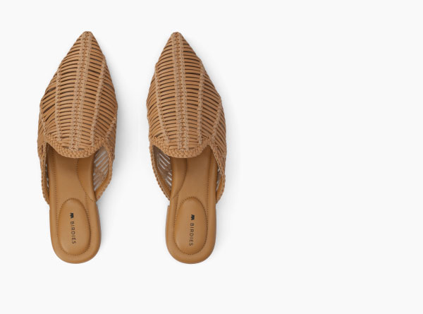 The Goldfinch 15 Woven Slide in Toffee Woven