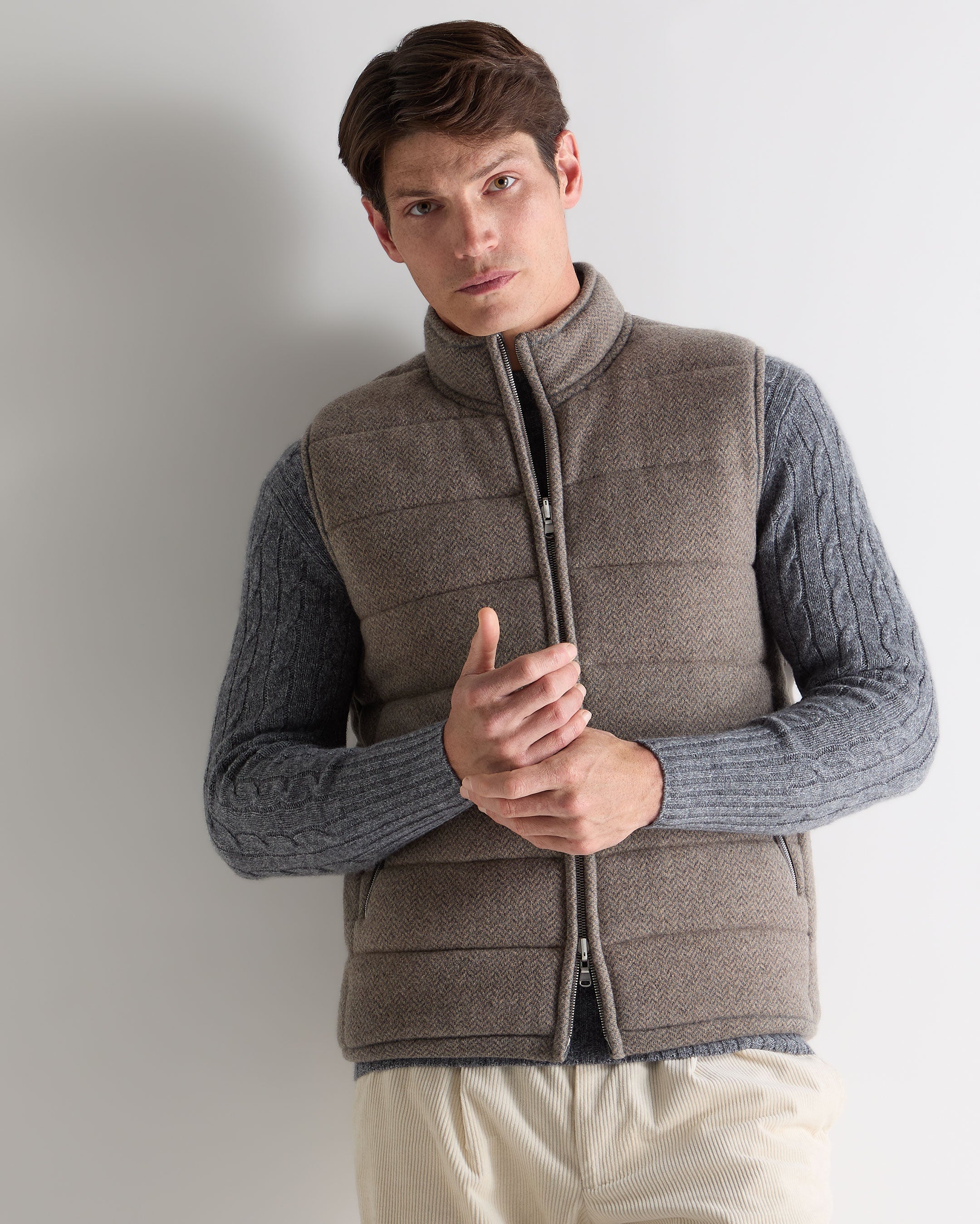 Image of Men's Mall Herringbone Cashmere Gilet Smoky Herringbone Grey