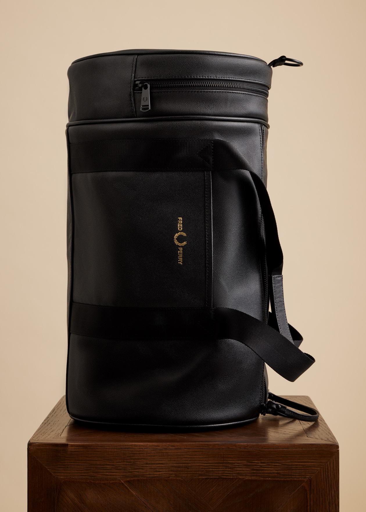 Fred Perry Leather Barrel Bag in Black