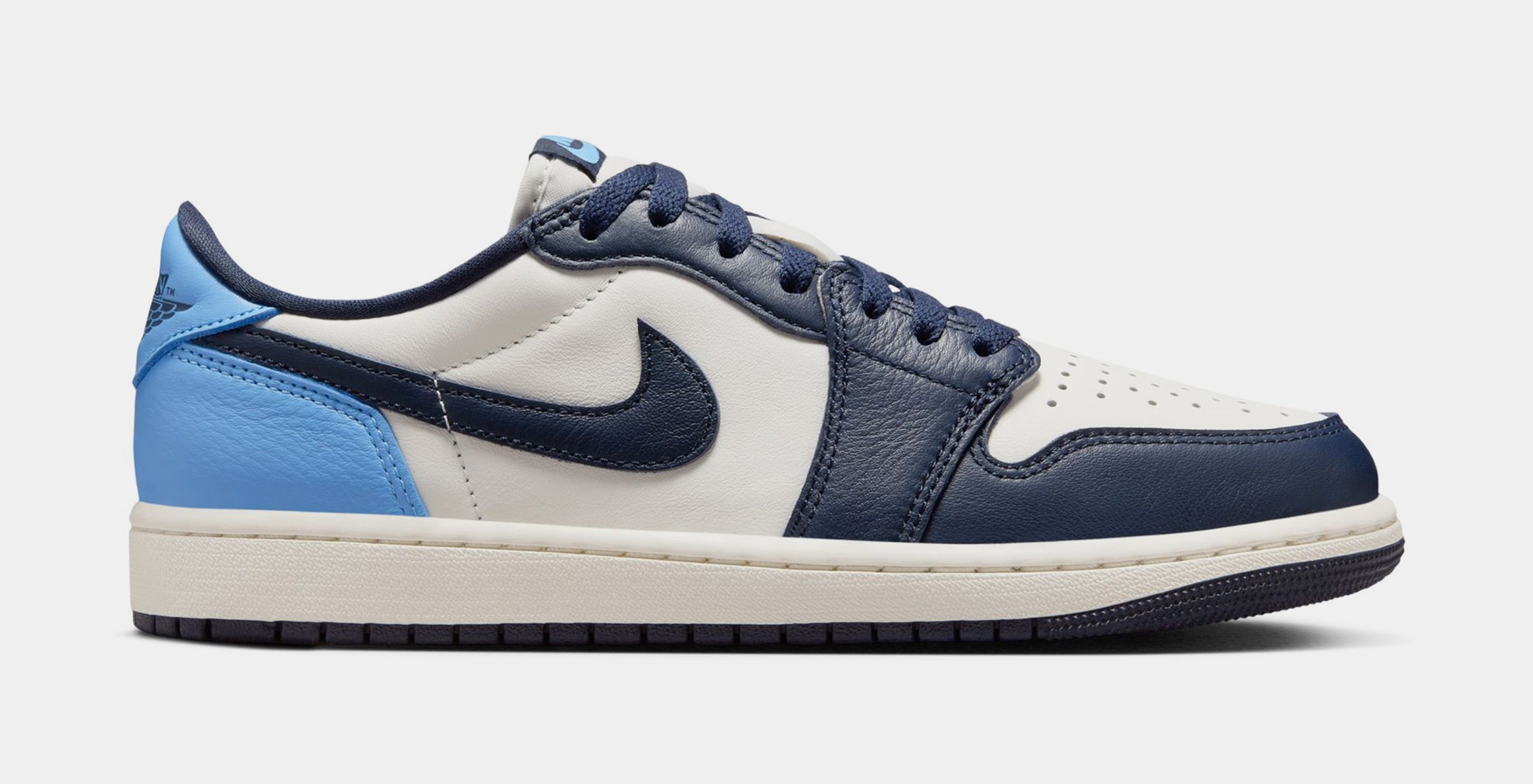 Image of Air Jordan 1 Retro Low OG Obsidian Mens Lifestyle Shoes (Obsidian/University Blue/Sail)