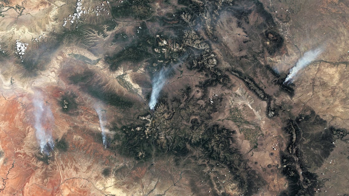 satellite-image-wildfires