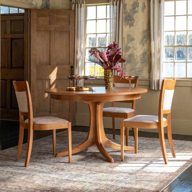 Georgetown Pedestal Table with Harpswell Side Chairs with Back