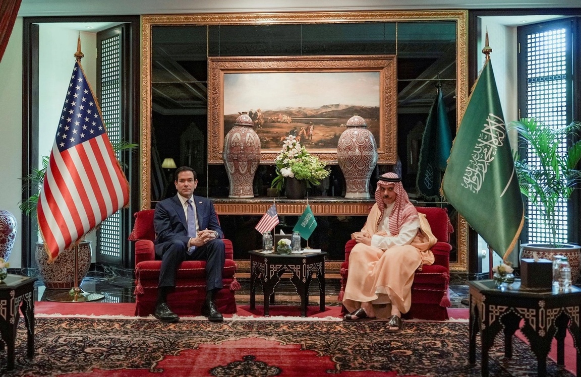  US secretary of state with Saudi’s foreign minister. 