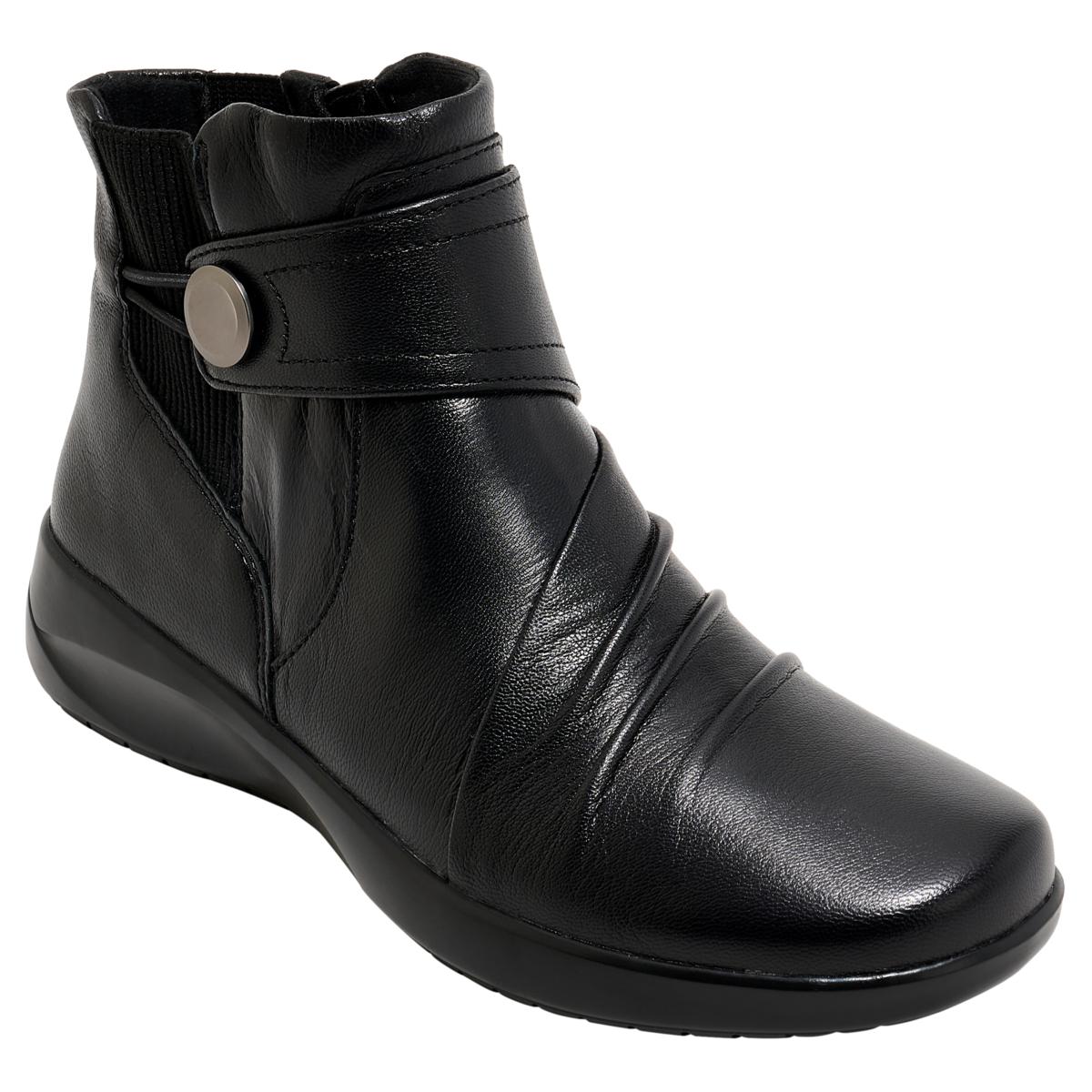 Clarks Collection Kaetlyn Sara Heritage Casual Ankle Boot