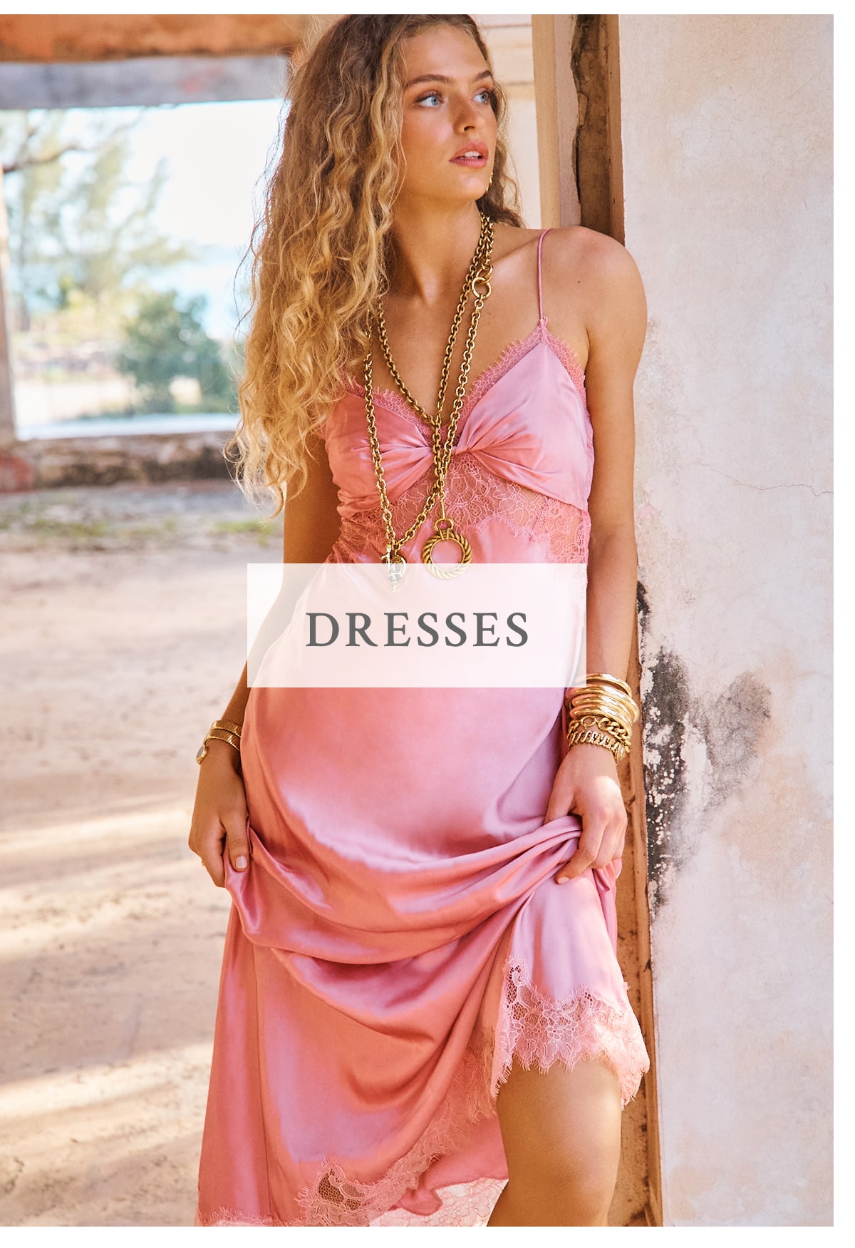 <DRESSES>