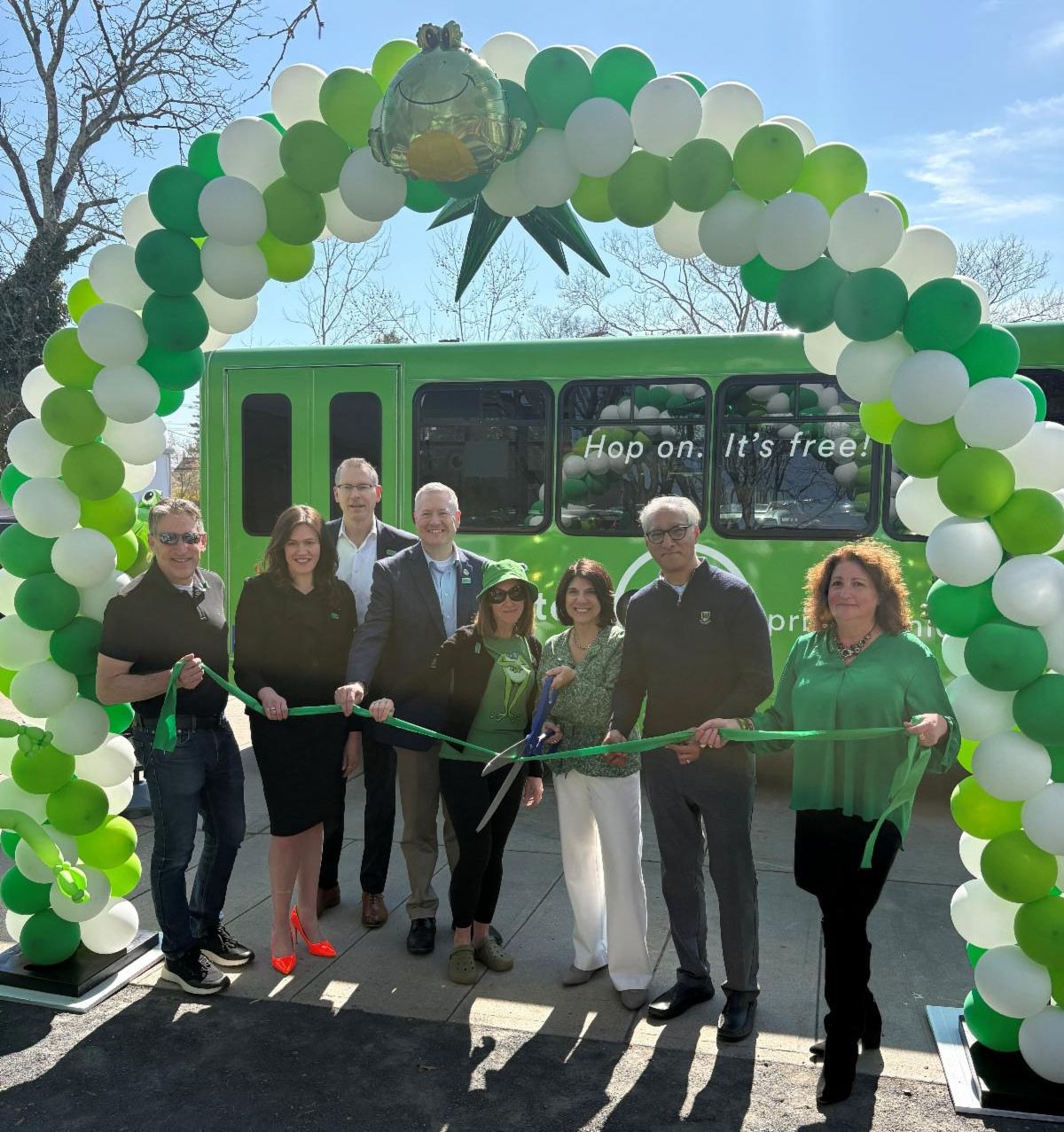 Loop ribbon cutting