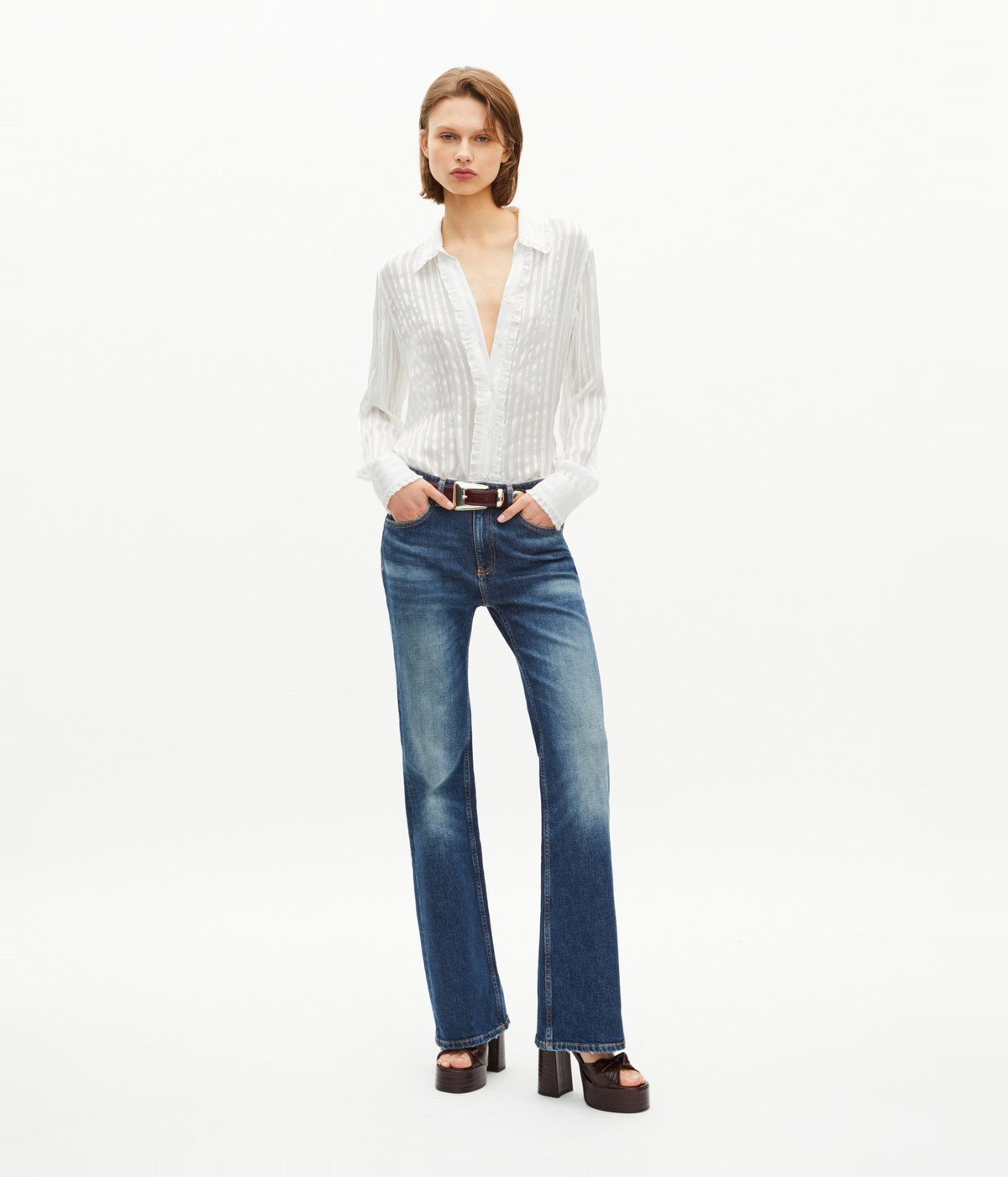 Chemise avec volants en soie blanche