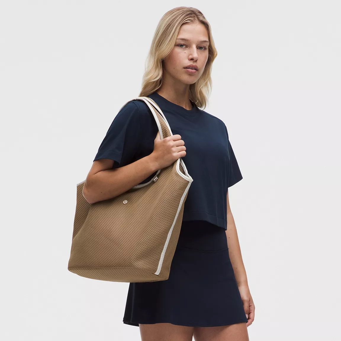 Spacer Mesh Shoulder Bag 15L
