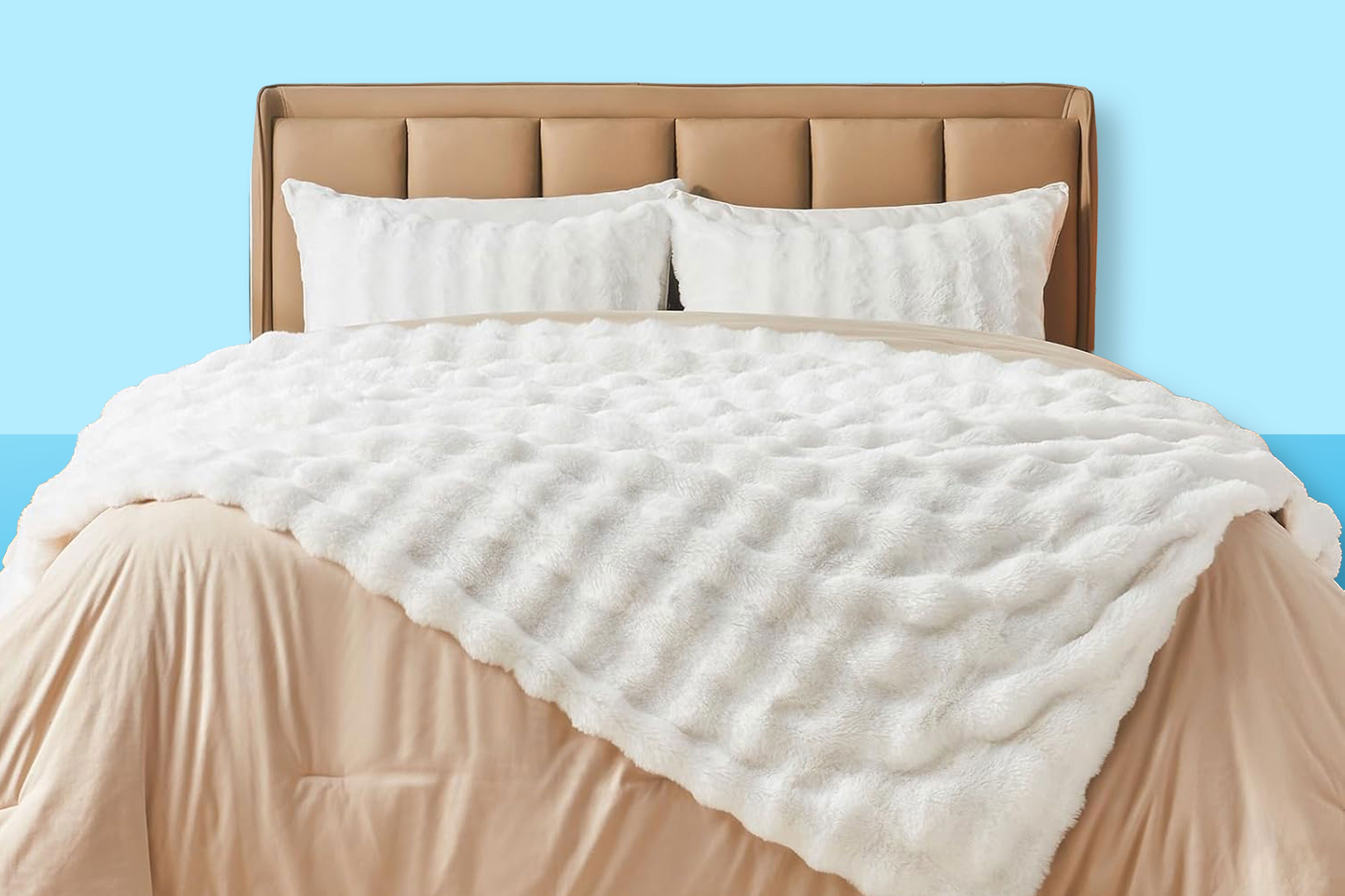 We Found a Plush $34 Blanket That Looks Almost Identical to Oprah's $389 Favorite Throw 