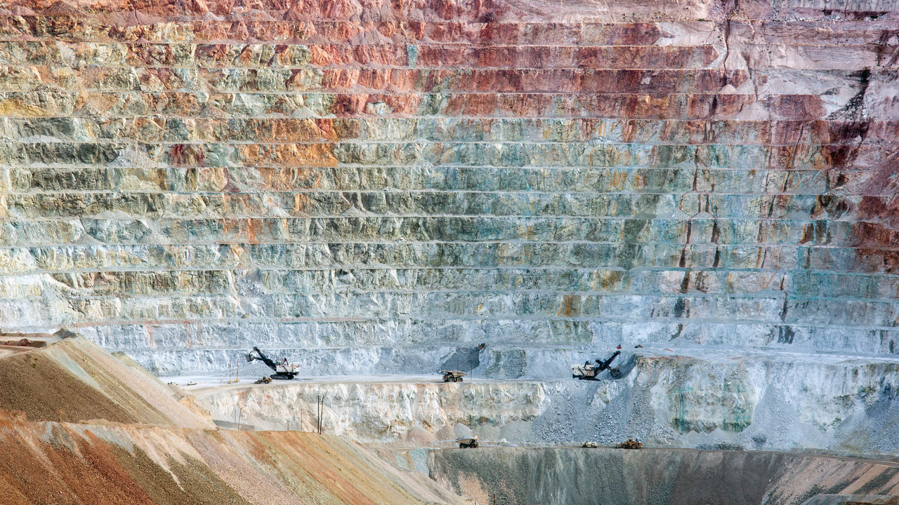 Diggers at the Chino Mine in Santa Rita, New Mexico, USA.