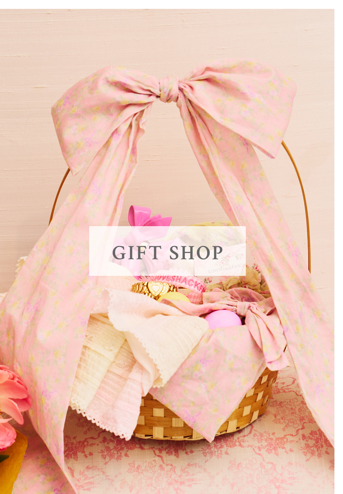 <GIFT SHOP>