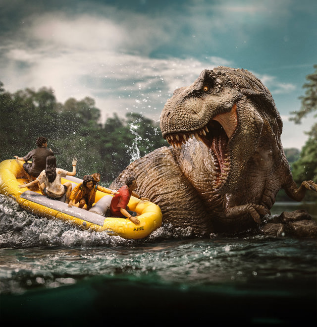 T-Rex River Attack Statue