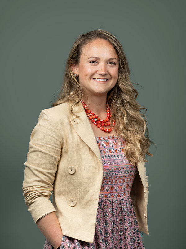 Headshot of Alyssa, Farrow & Ball Colour Consultant