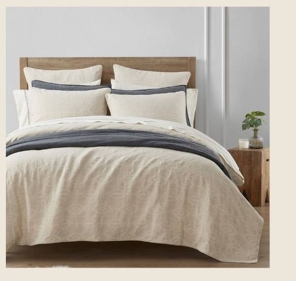 Tempe Matelassé Bedding Set