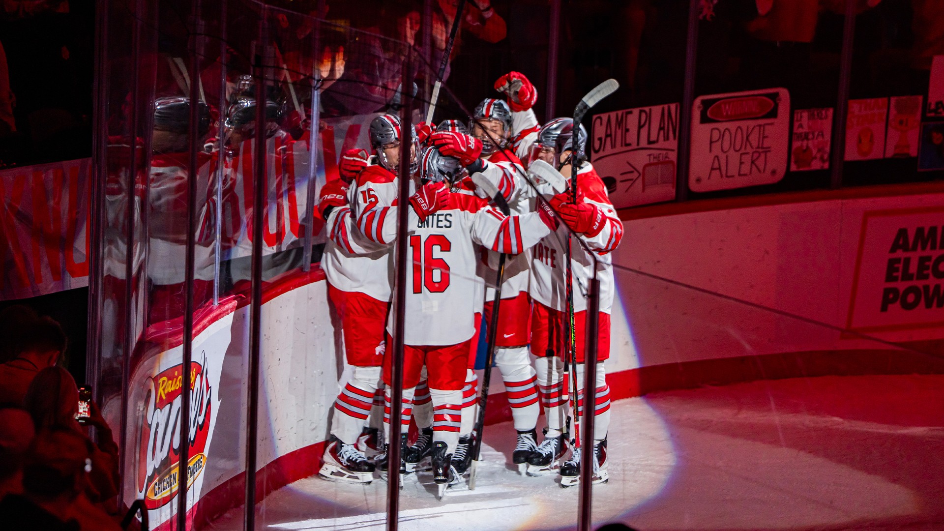 READ MORE | No. 16 Men's Hockey