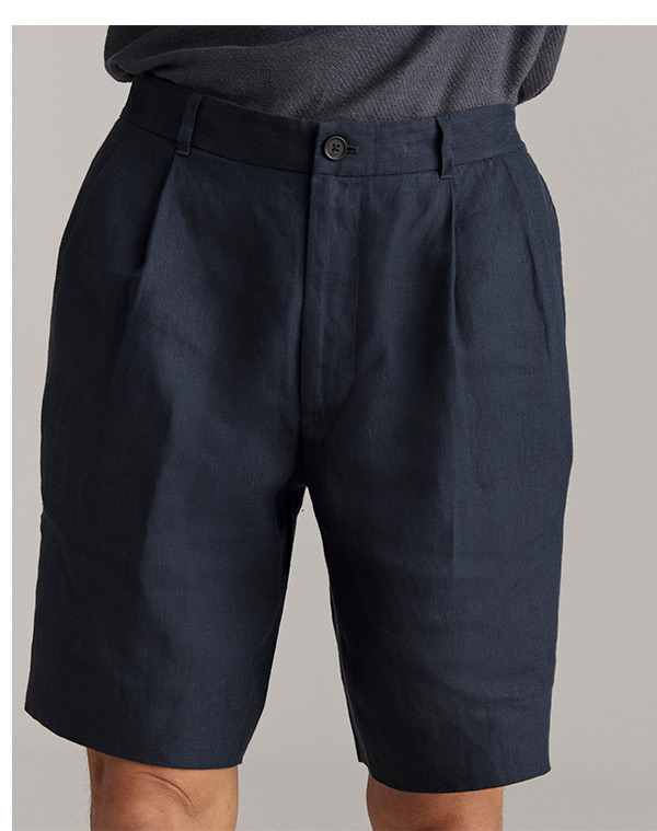 Double Pleated Short