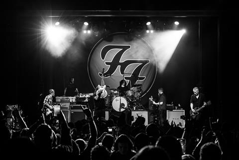 FOO FIGHTERS LIVE
