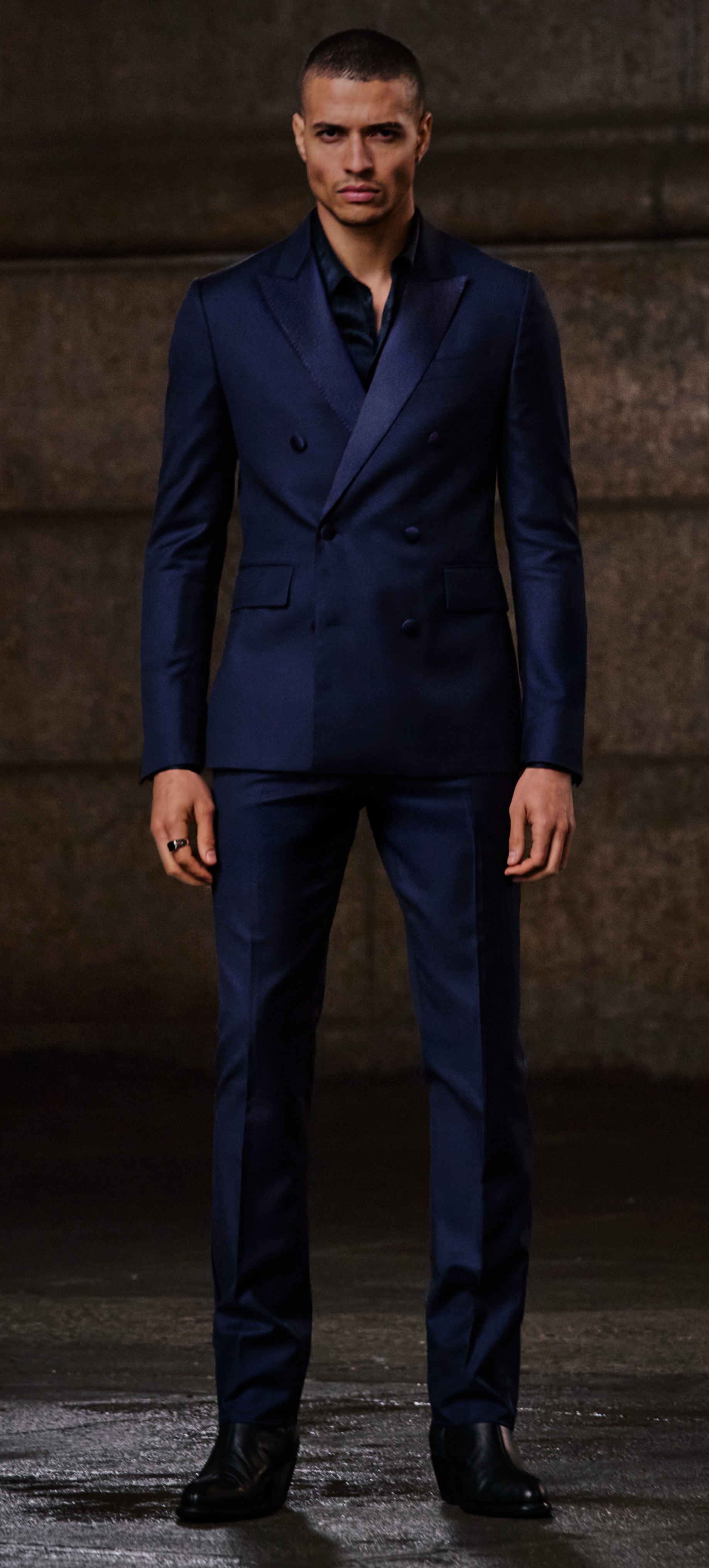 SHOP SUITING