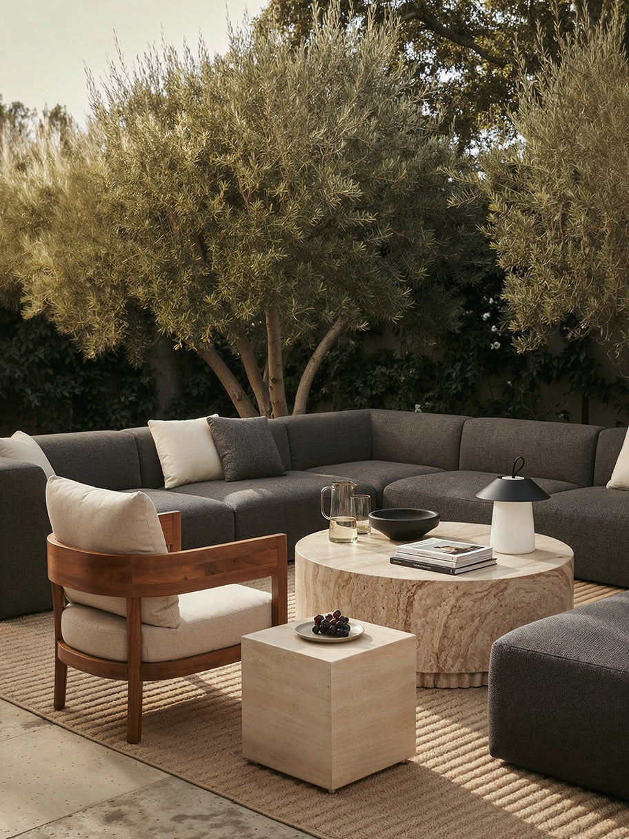 Lounge & Relax