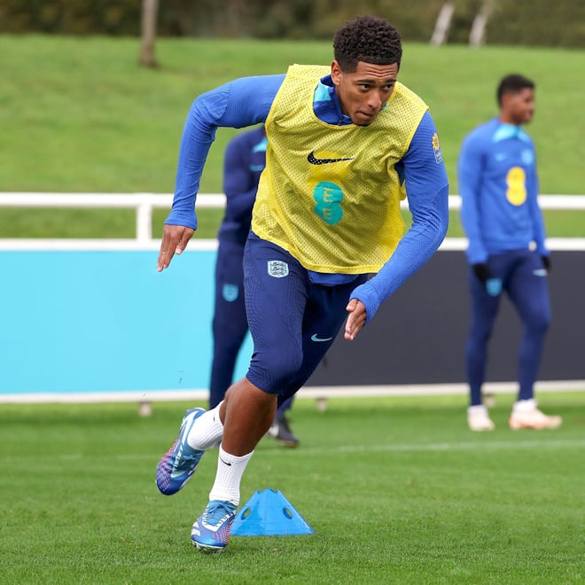 England player Bellingham training with FORZA SuperCone Marker Domes.