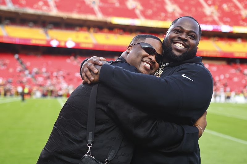 Kameron and Khalen Saunders 