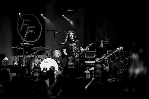 FOO FIGHTERS LIVE