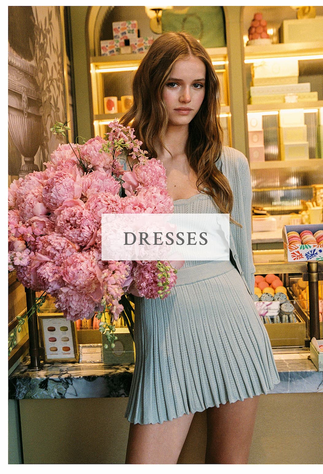 <DRESSES>