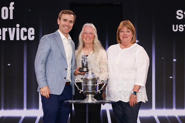 Group trophy photo