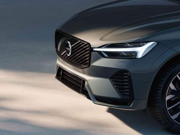 Refreshed Volvo XC60 exterior