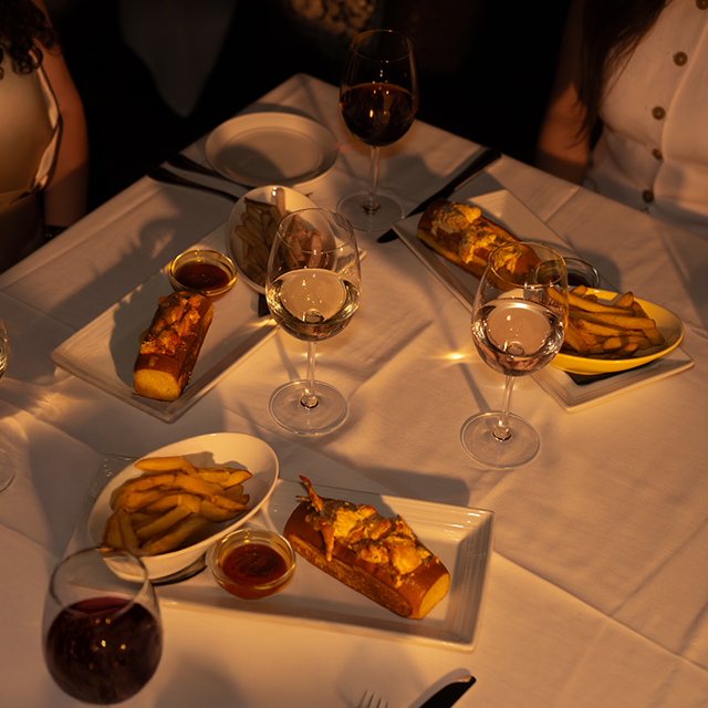 Table setting, links to Instagram