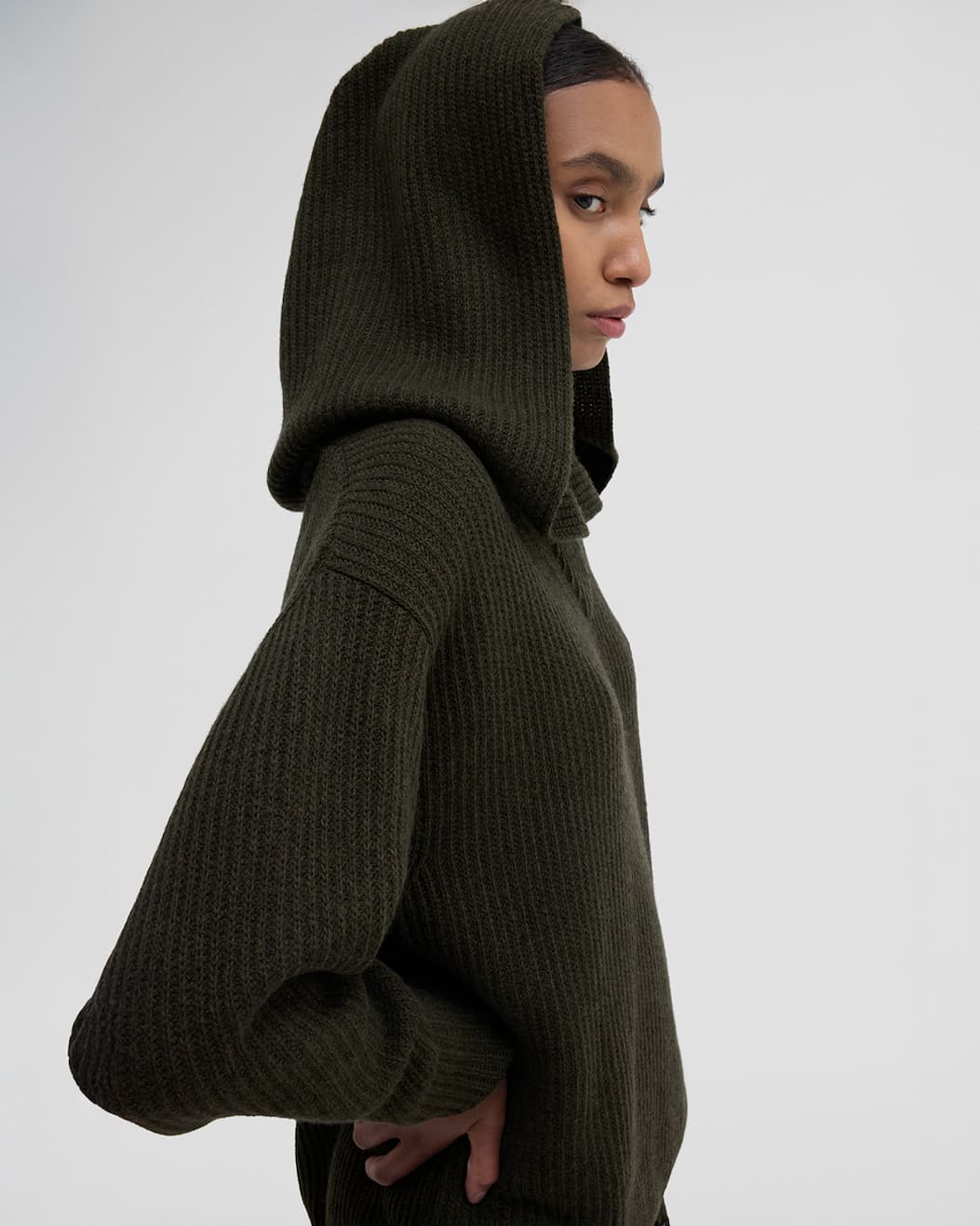 KNITTED HOODIE