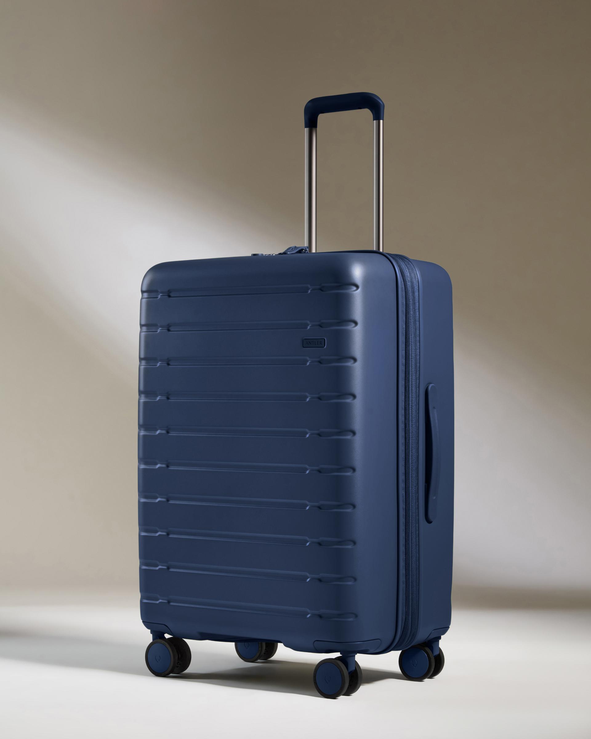 Image of Medium Luggage in Dusk Blue - Stamford 2.0