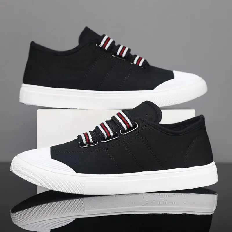 District Low-Top Sneaker