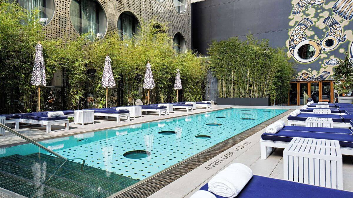 Lower Manhattan Elegance with Daily Breakfast Credit & Nightly Cocktails