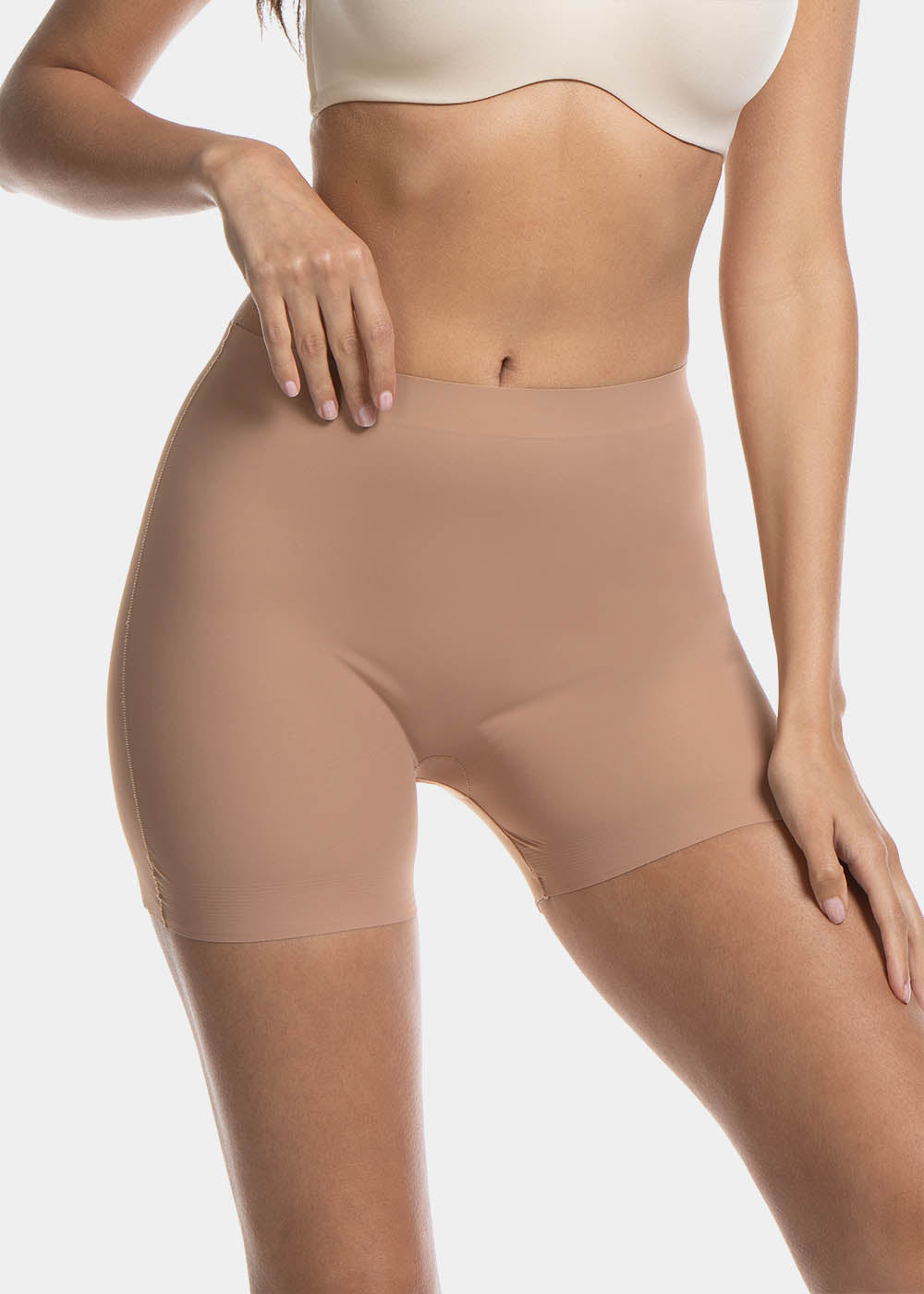 Image of Maxi Sexy Short