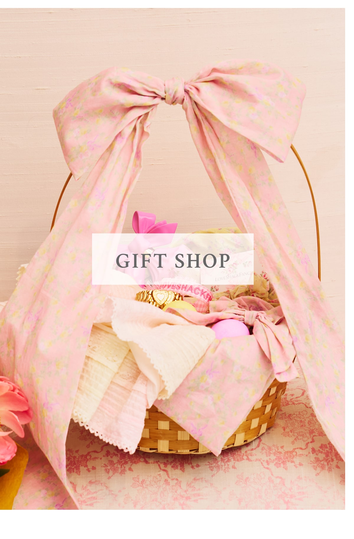<GIFT SHOP>