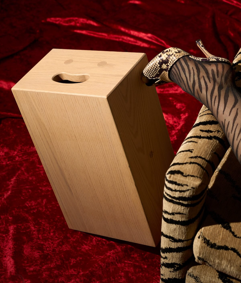 HiLo Vintage Tiger Strip Chair with Keeps Apple Box