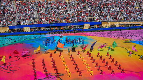A scene of the stadium at halftime.