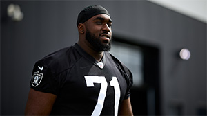 DJ Glaze looks to level up in Kubiak's offense