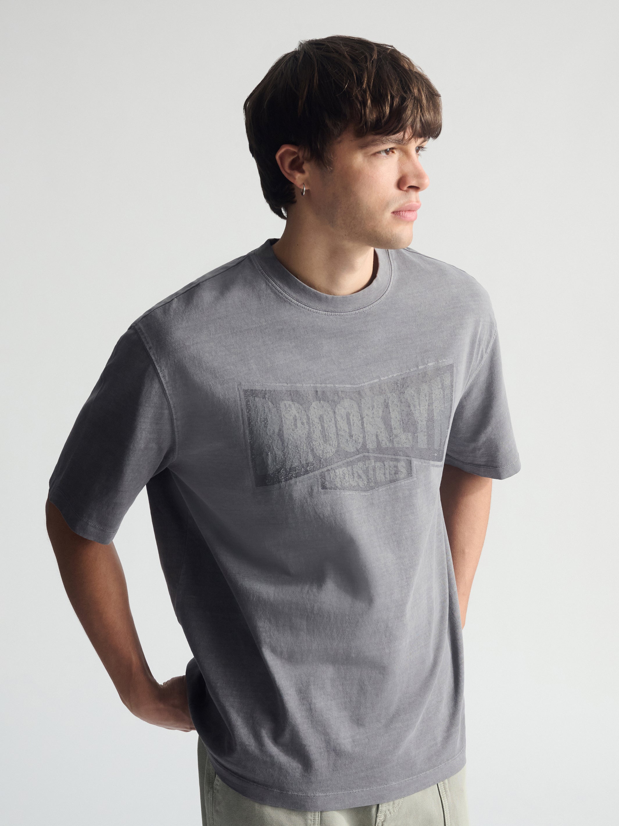Image of Men's Brooklyn Vintage Loose Fit T-Shirt In Quiet Shade