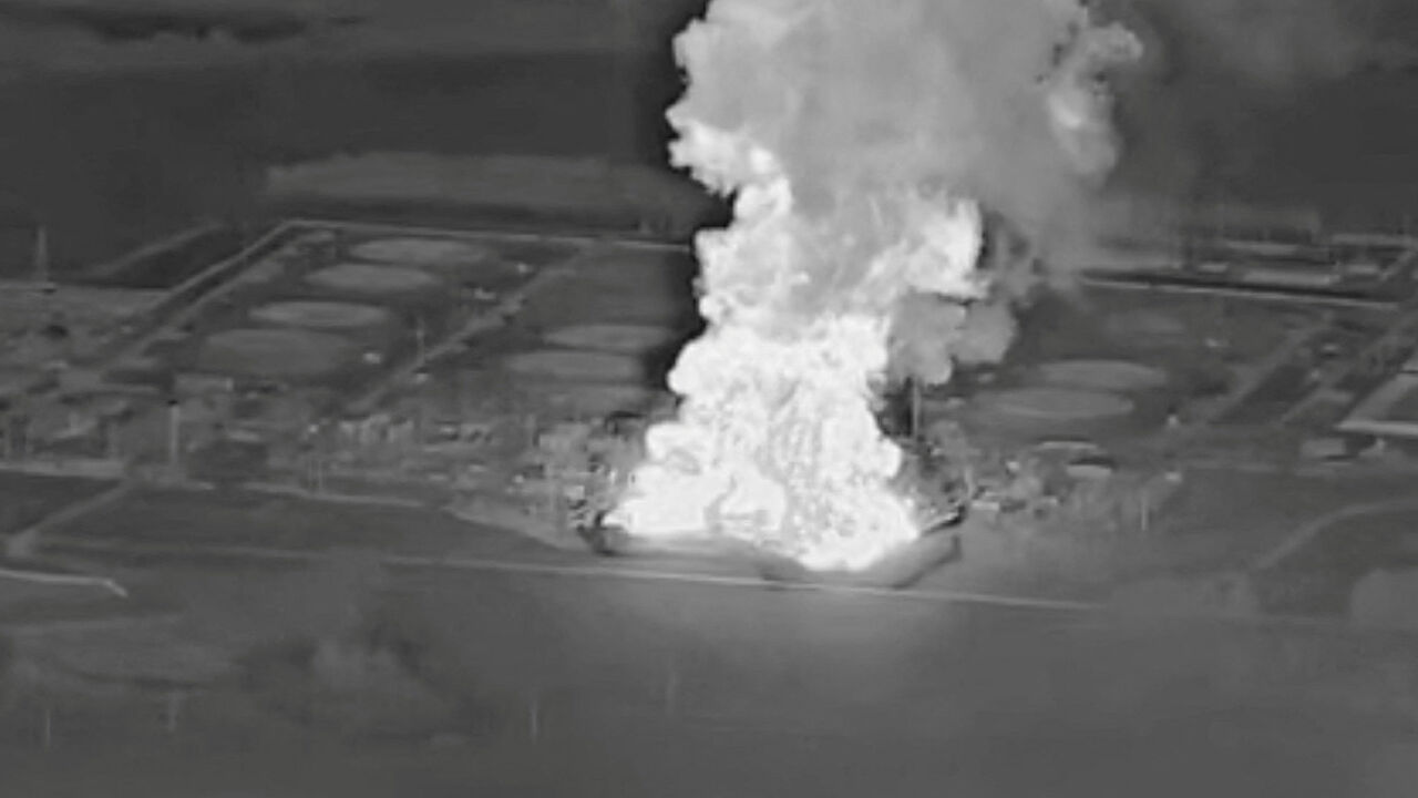 Massive fire at Unecha oil pumping station