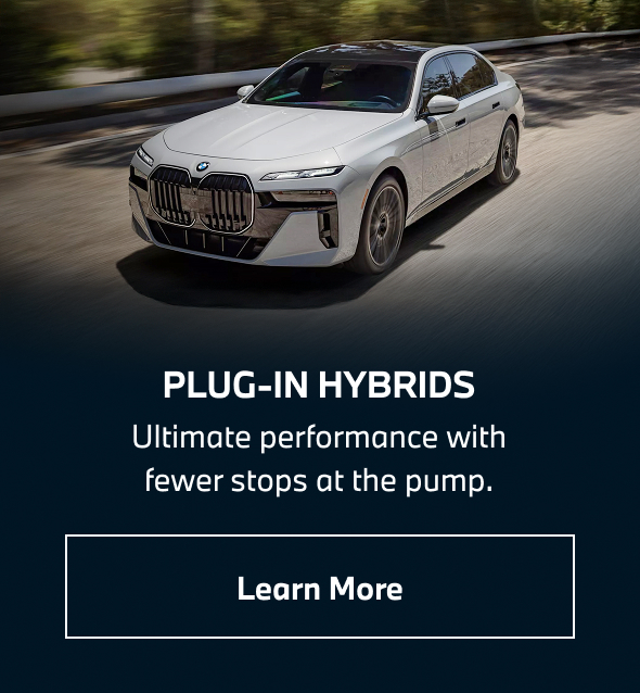 BMW i7 driving down the road. Learn more.