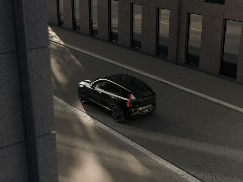 A black car on the road

AI-generated content may be incorrect.