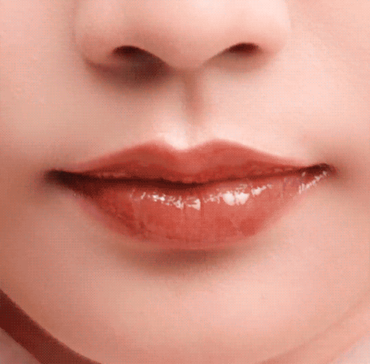 Lip Service | PURE COLOR MELT-ON GLOSSTICK | Formulated with 41% lip conditioning oils. +24% hydration-instantly. Immediately plumps with moisture .* | SHOP NOW | *Clinical testing on 26 women.