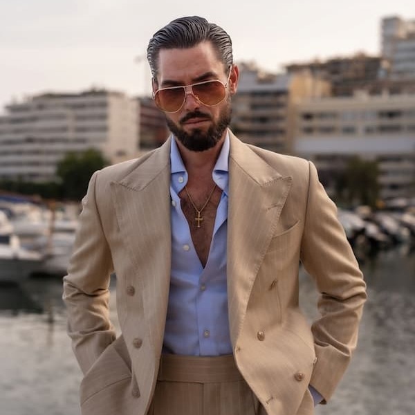 Suit without a pocket square