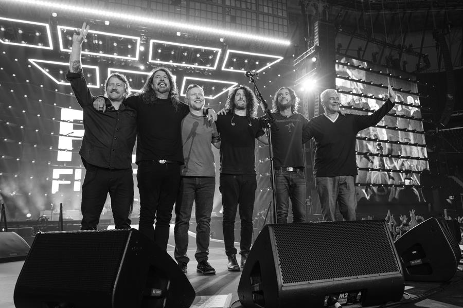 FOO FIGHTERS TAKE COVER TOUR 2026