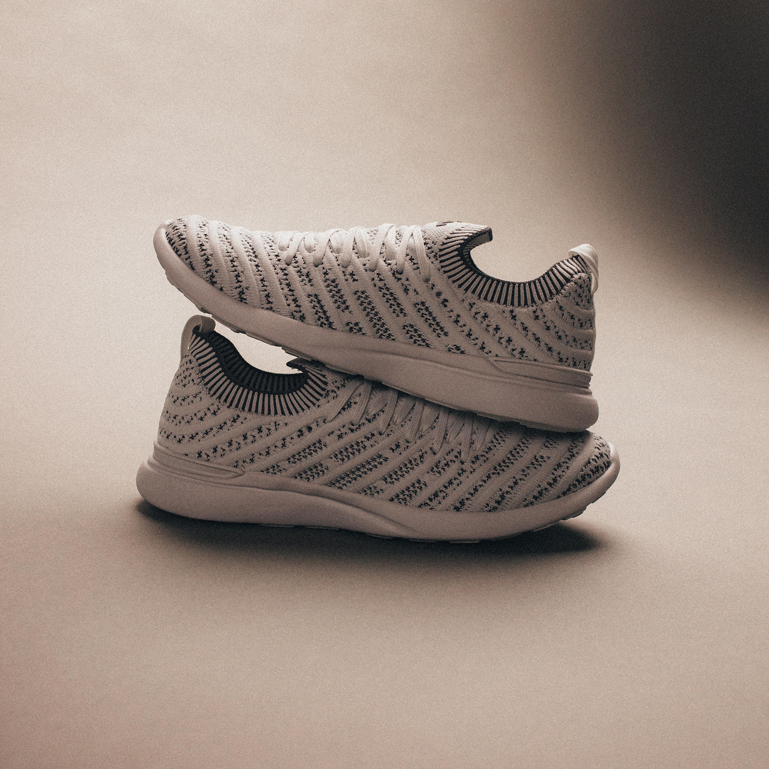 TechLoom Wave in Light Fog / Smoke