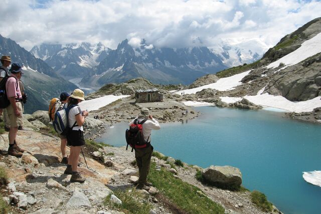 Travellers looking over Lac Blanc