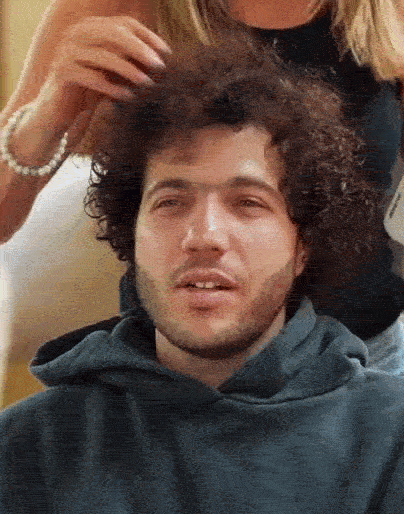 Jen Aniston does Benny Blanco's Hair
