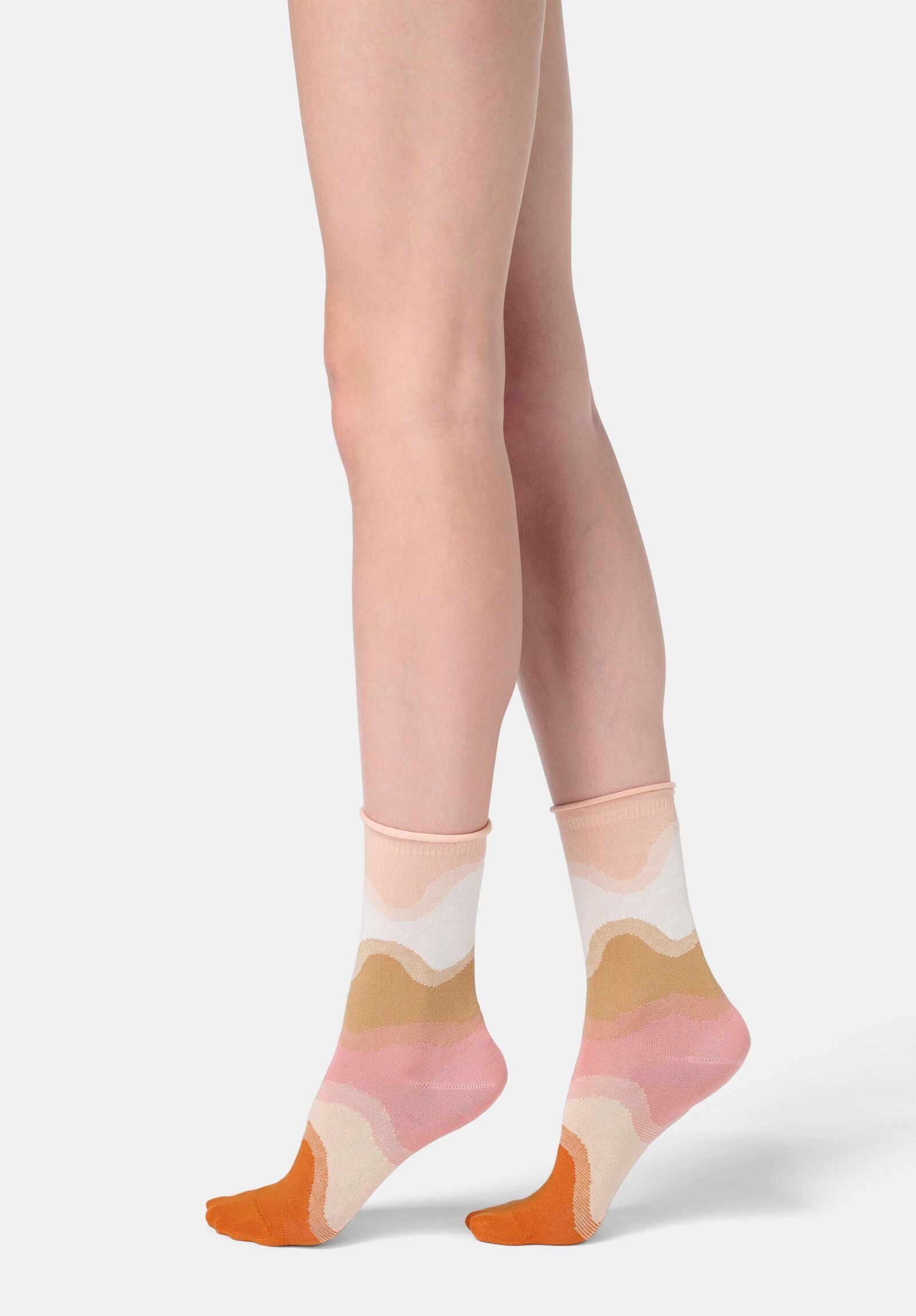 Image of Waves Wave Pattern Cotton Short Sock - Salmon Pink